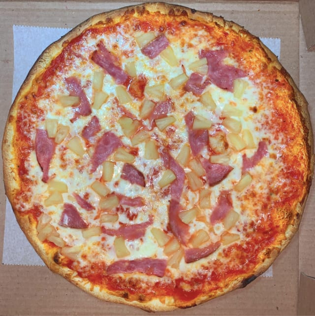 Artistic Pizza's Hawaiian Pizza.