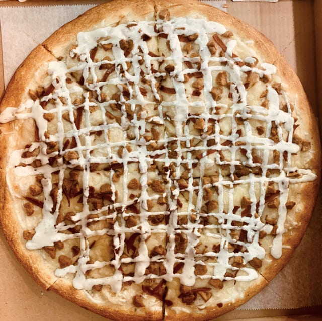 The Vegan Chicken Bacon Ranch Pizza.