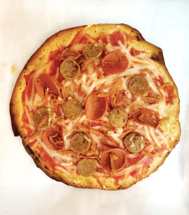 ZeroGluten Vegan Meat club Pizza Pie.